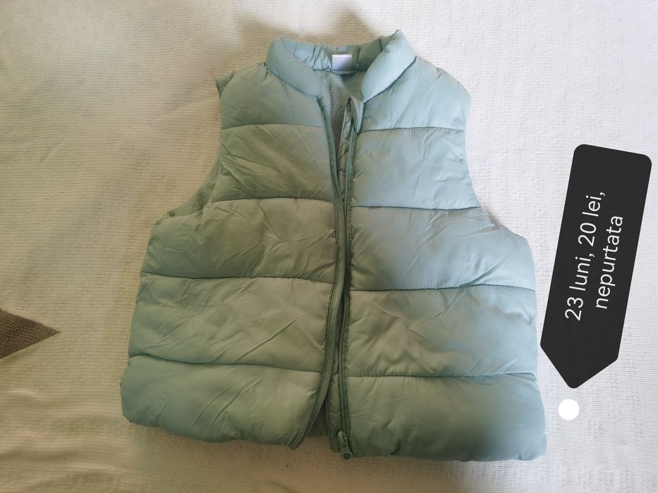 Vand următoarele haine de băiat