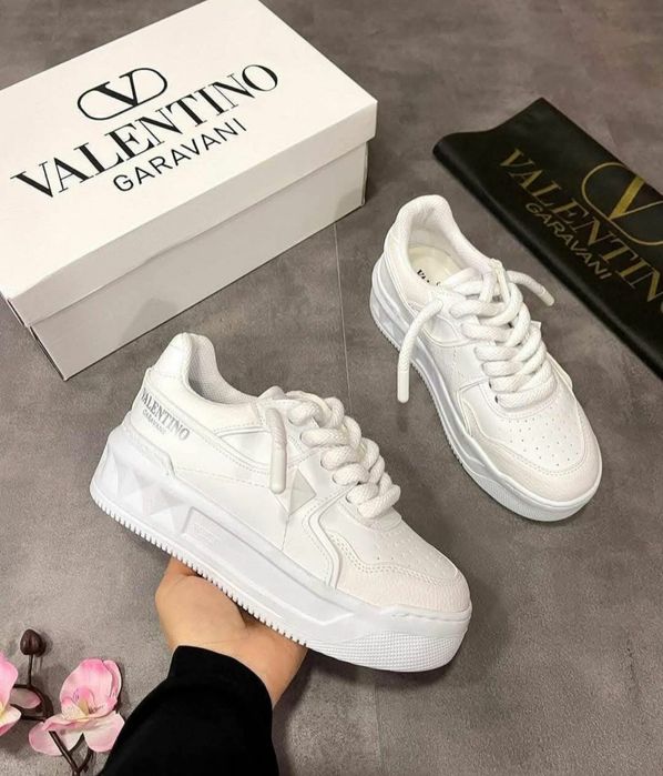 Унисекс обувки Valentino