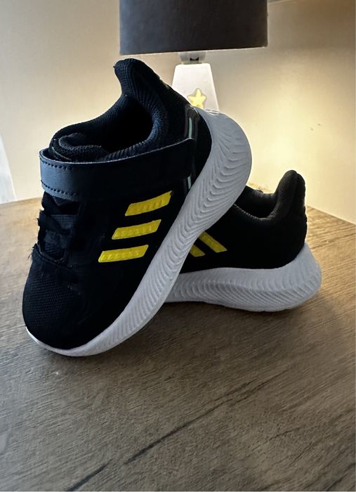 Детски обувки adidas