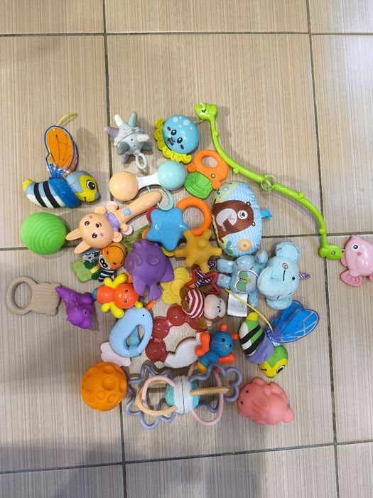 Детские игрушки, погремушки, грызунки, пищалки