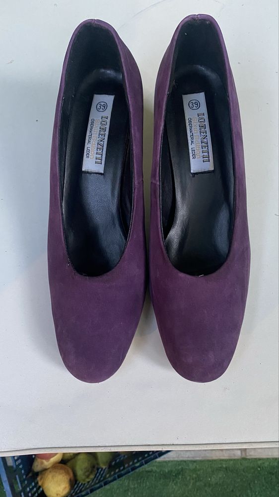 Pantofi de piele intoarsa