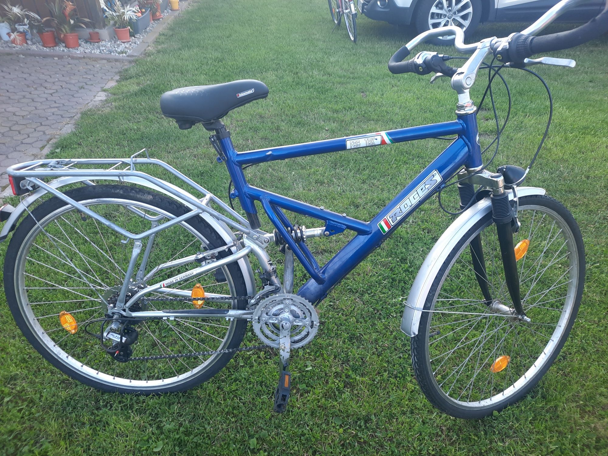 Bicicleta cu roti pe 28 . Merge forte bine totul este funcțional.