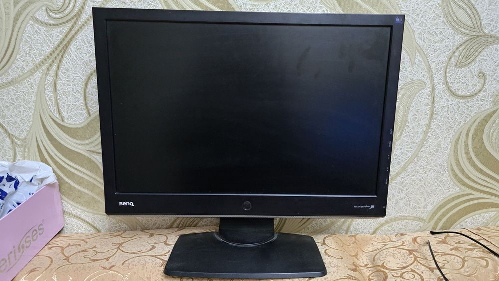 Манитор для компьютера