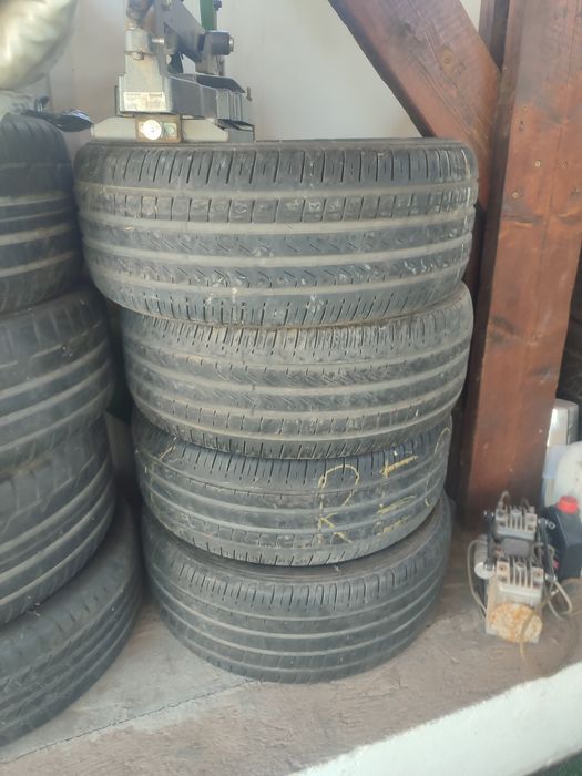 Vând anvelope second