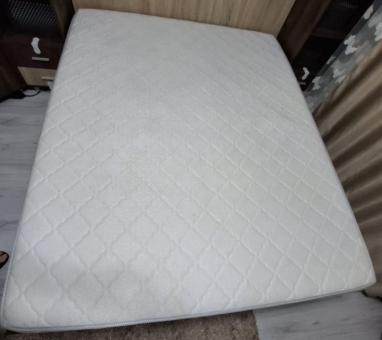 Donez canapea extensibila și saltea 160*200 cm