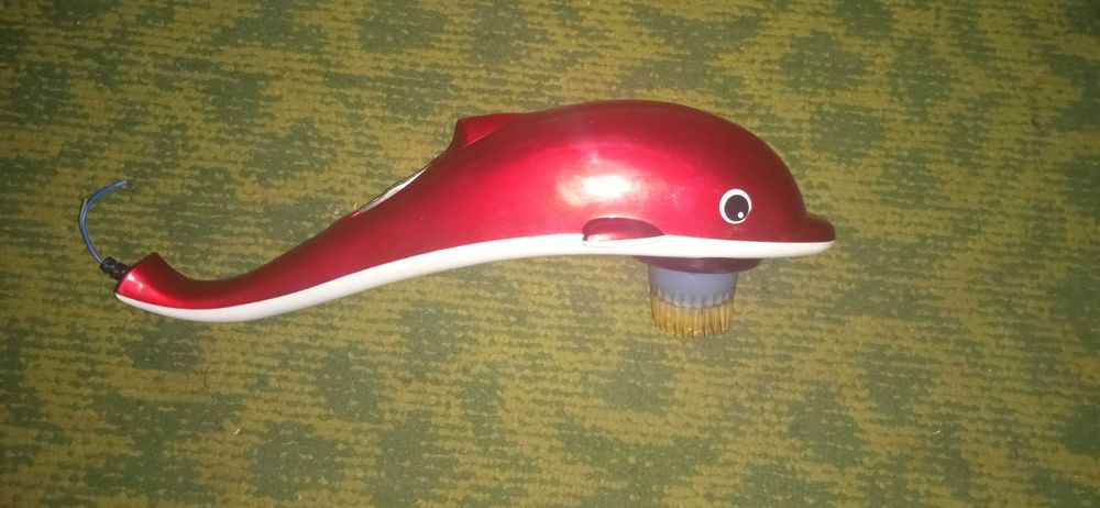 ПРОДАМ МАССАЖЕР ДЕЛЬФИН ! Для тела. Электрический. Красный. 1 насадка.