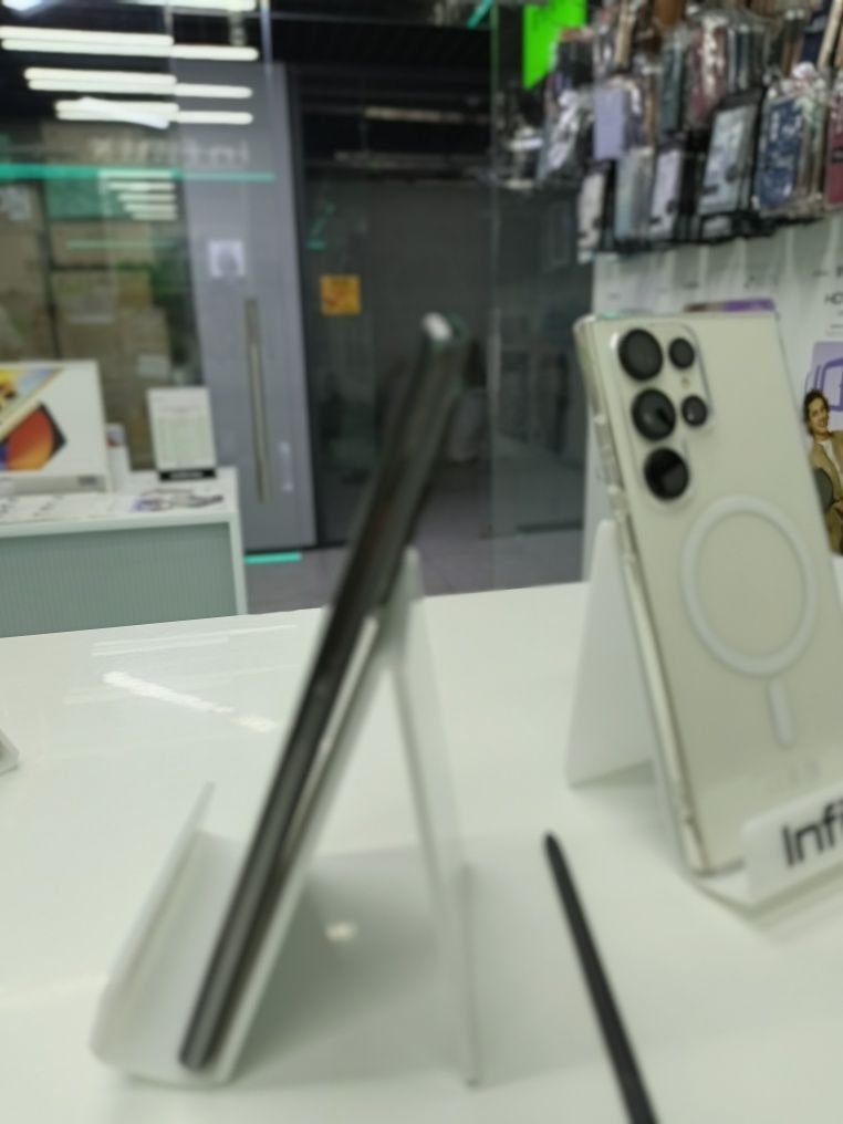Продам телефон Samsung S23 ultra