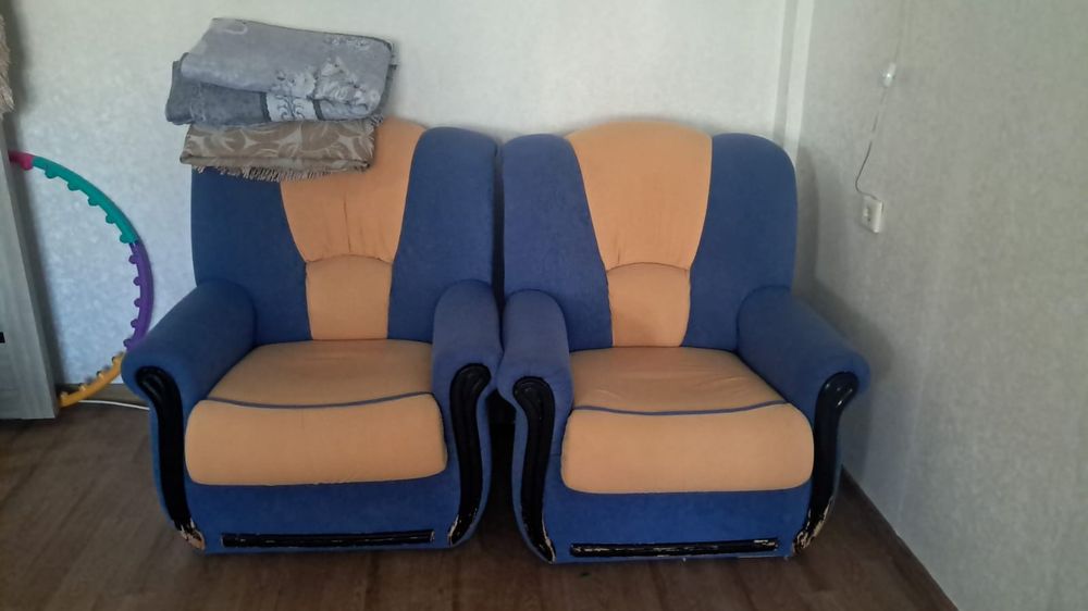 Продаются 2 кресла б/у