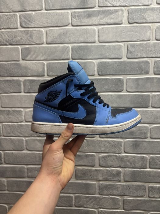 ОРИГИНАЛНИ air jordan 1 mid royal blue