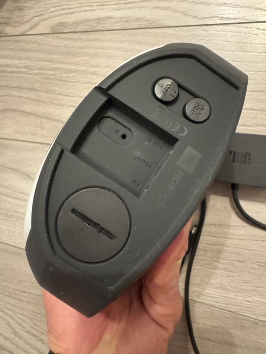 Boxa radio jbl defecta