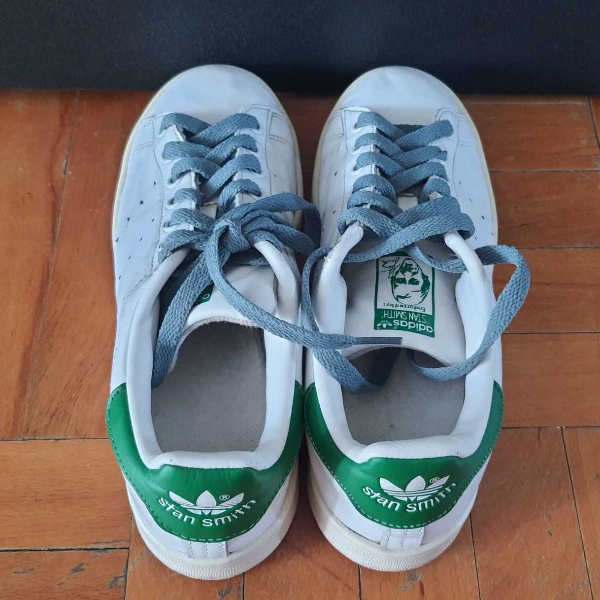 Adidasi dama Stan Smith purtati