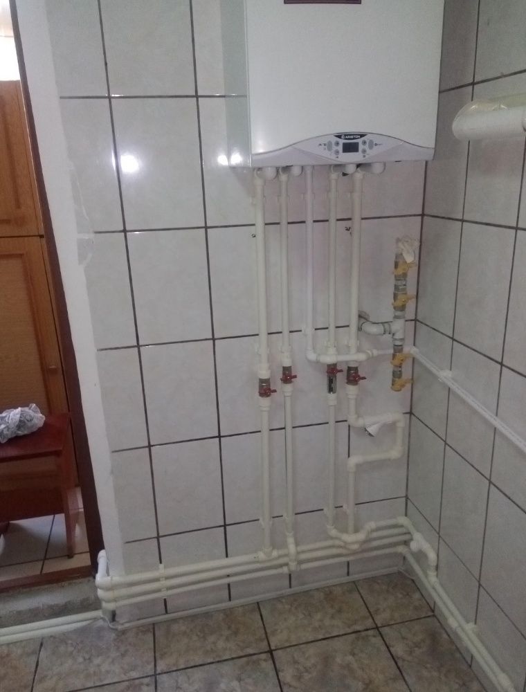 Instalator (sanitare, termice, electrice)