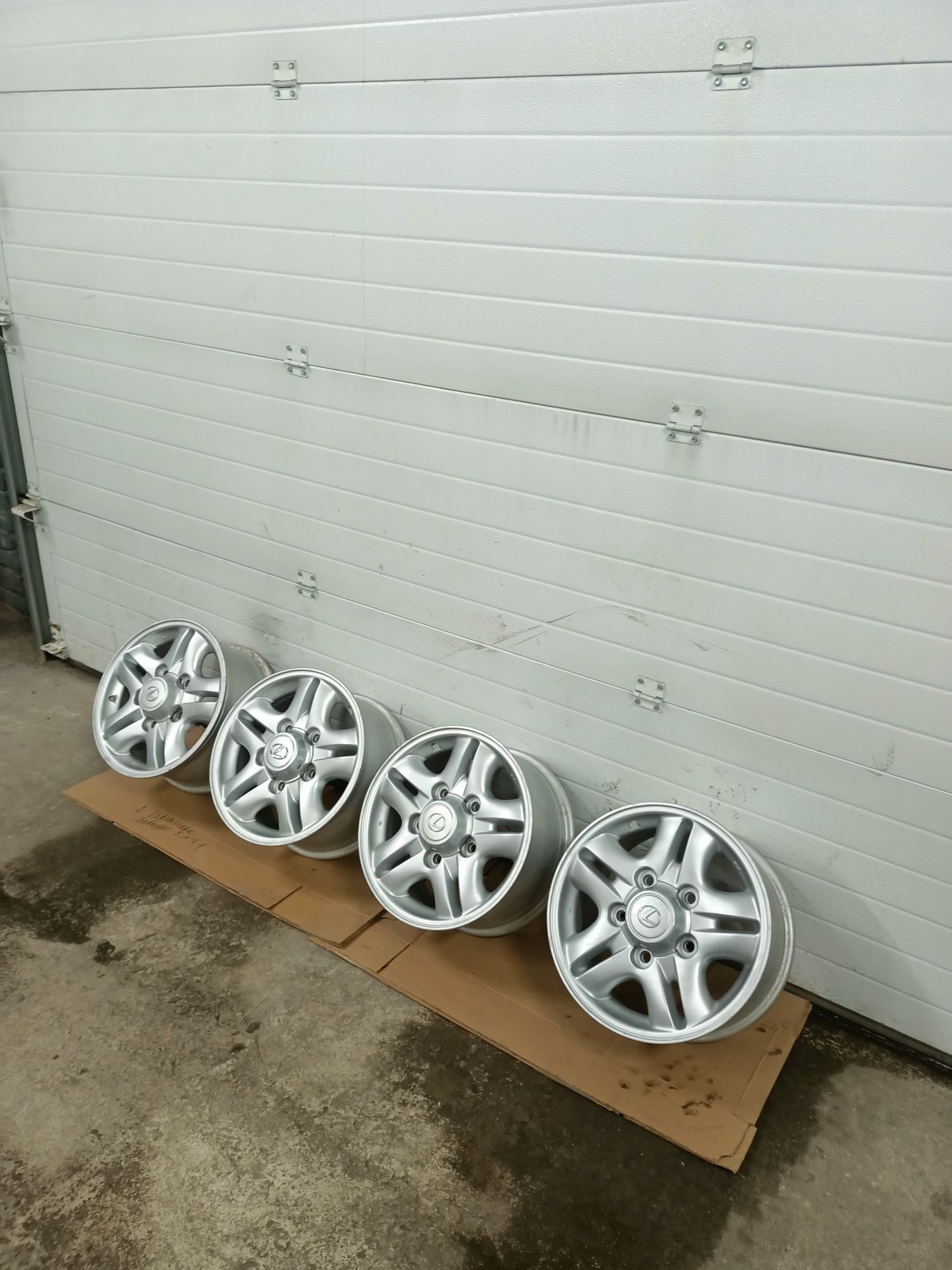 Продам диски r 16 Крузак