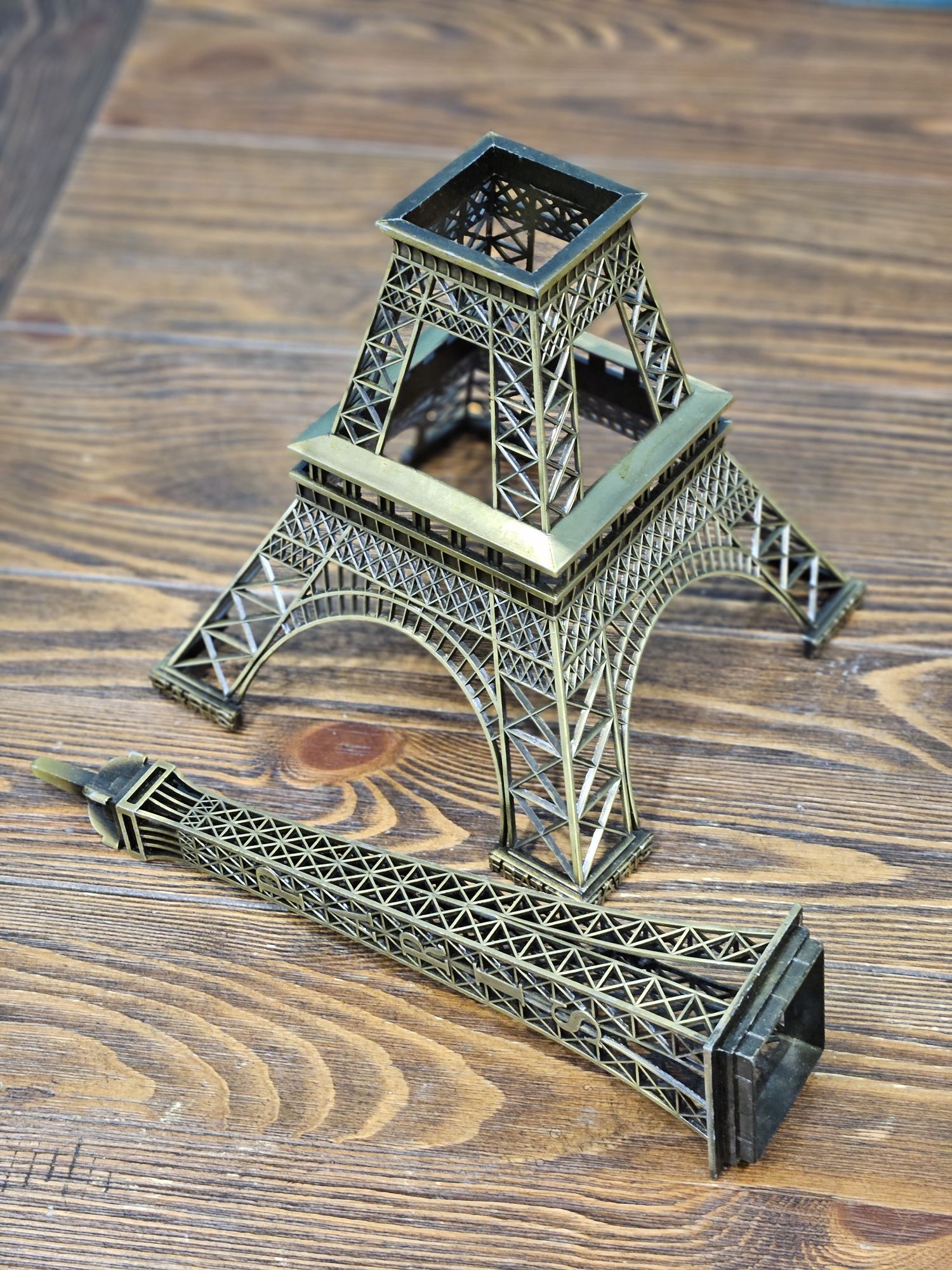 Vând turn Eiffel metal 48 cm - 12 bucăți
