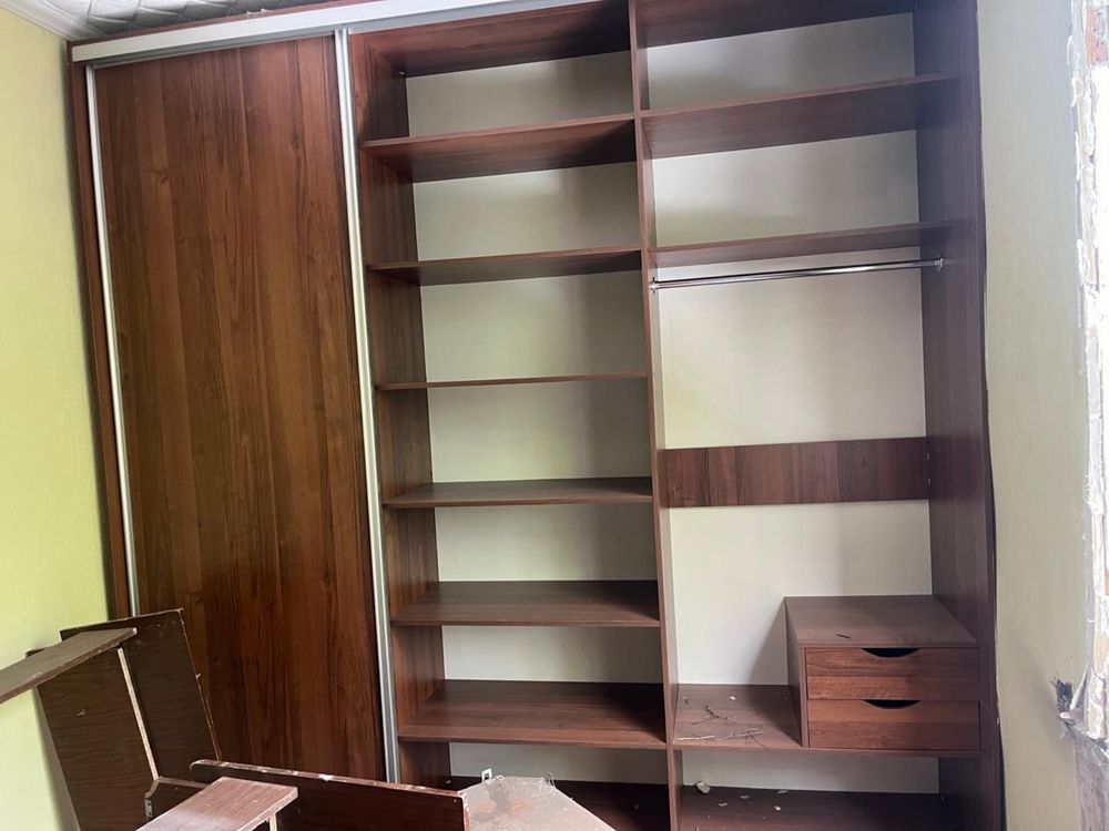 Продам шкаф в отличном состоян