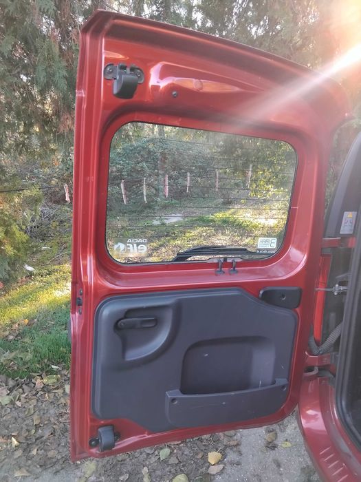 Dacia  Logan 1.6   7места