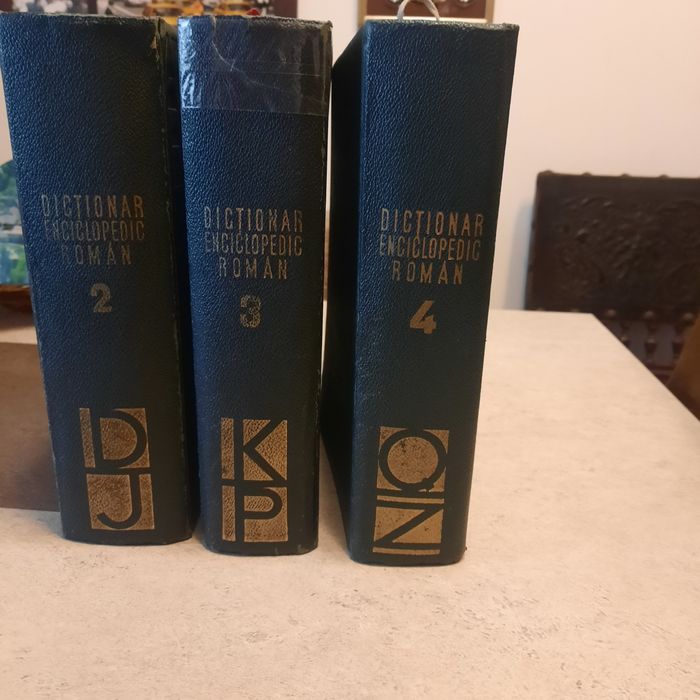 Vând Dicționar Enciclopedic Român