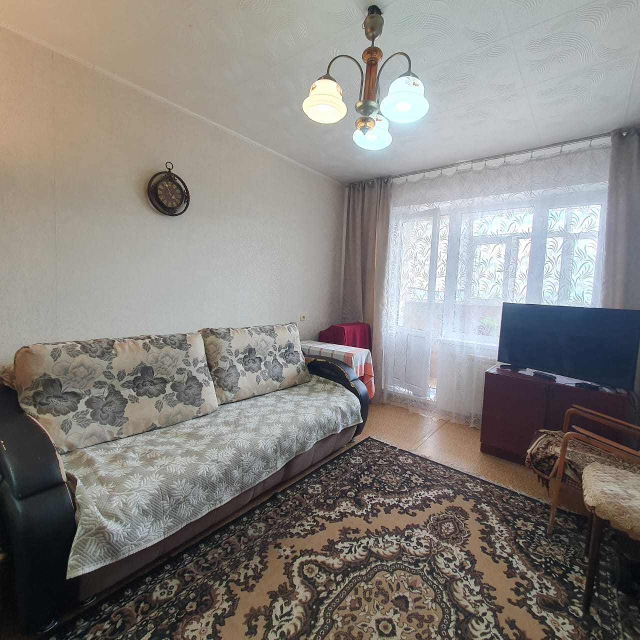 Продам 2х комнатную квартиру в 11 микрорайоне!