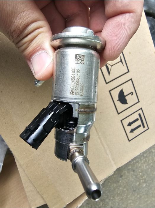 Injector adblue 2.0cdi Mercedes clasa C E GLC a0004904100. A2c95505300