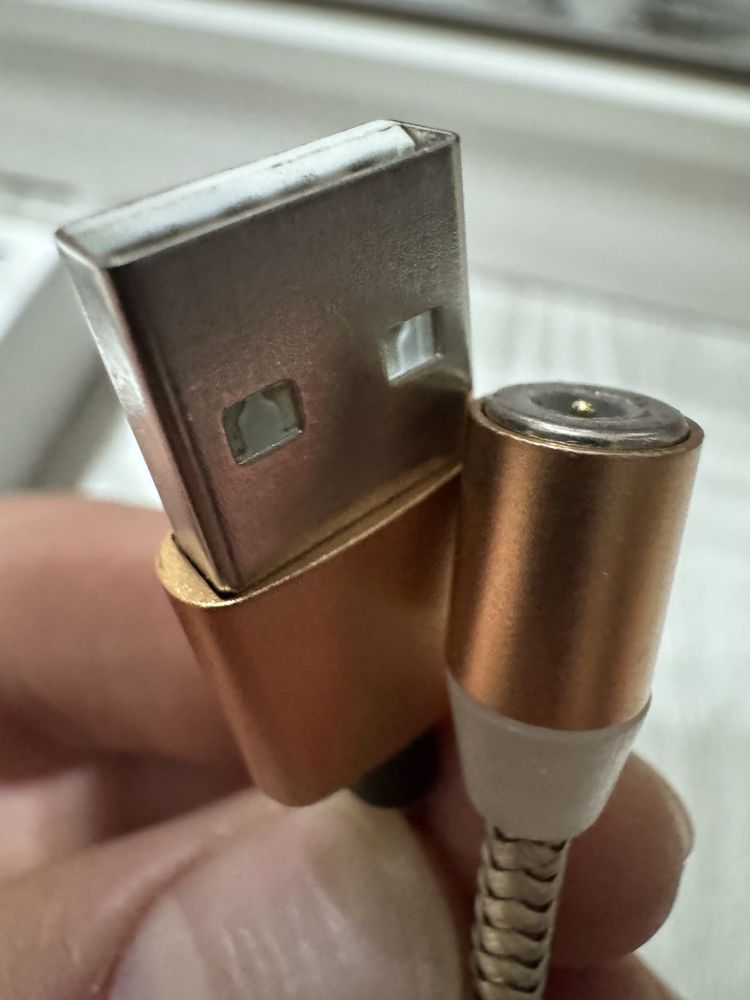 Magnitli va Lightning Quvvatlagichlari