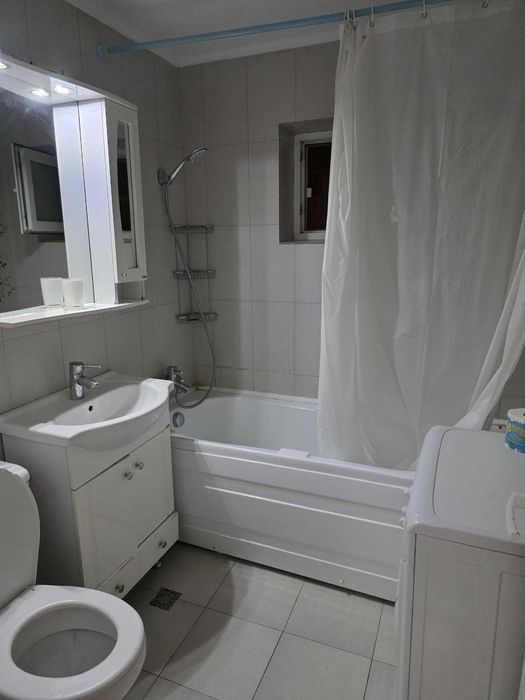 Inchiriez apartament in Centru cu 2 camere complet mobilat