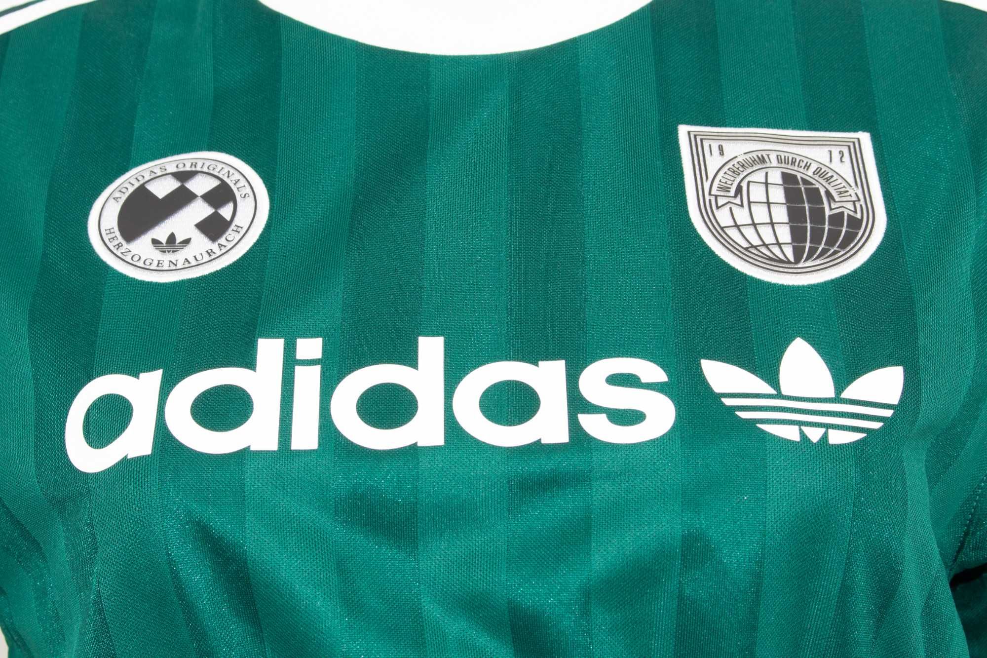 Adidas Originals дамска кроп блуза с дълъг ръкав зелена crop tee S