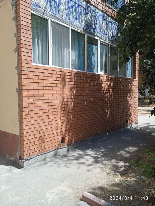 Кладка Облецовчни и Обычным Кирпича Балкона,Перегородка,Малярным Работ