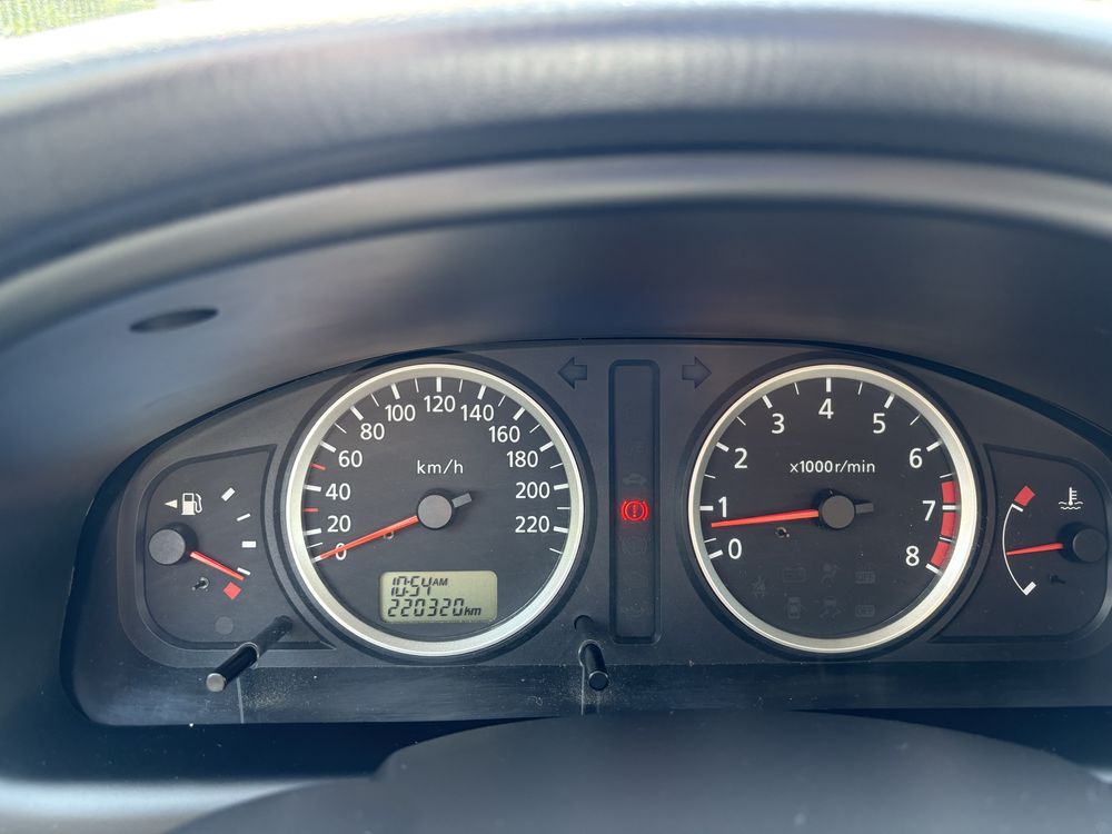 Nissan Almera 2004