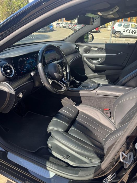 Mercedes-Benz E300 de Exclusive 9G-Tronic Hybrid Plug-in break