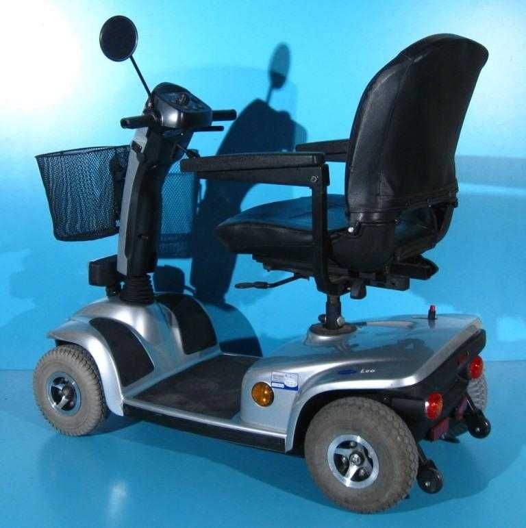 Scuter electric handicap/ batrani Invacare Leo - 6 km/h