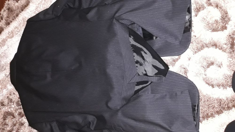 Vand costum zara barbati