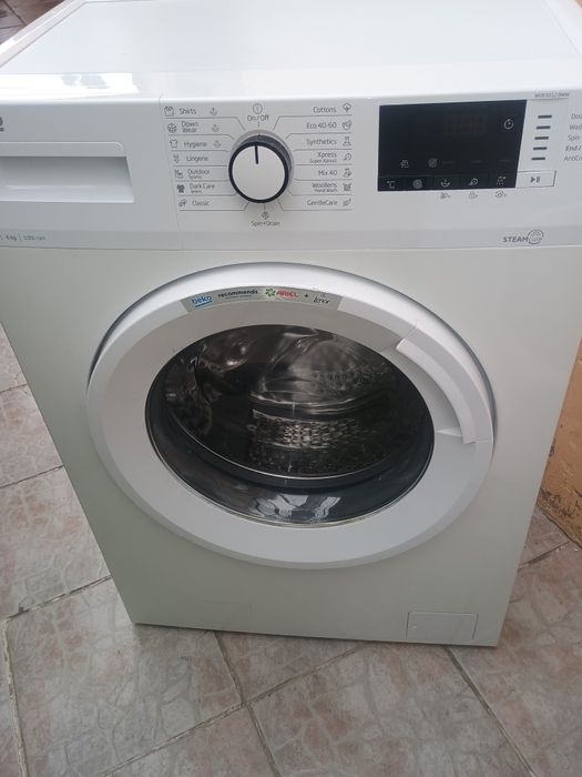 Mașină de spălat rufe clasa AA cu uscător Beko