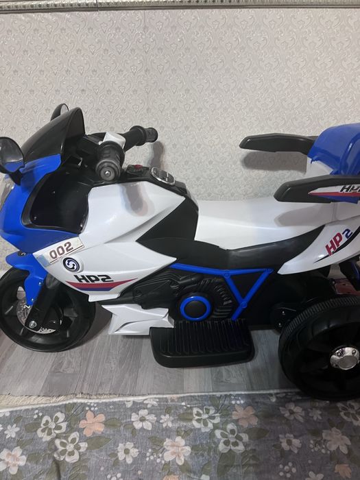 Машинка новый  зарядкасы ұзаққа жетеді