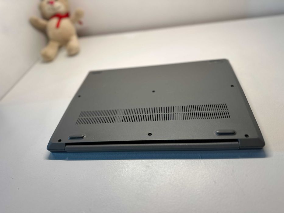 laptop LEnovo Ideapad 3 13iiL05, I3 gen 10, ram 4 gb, ssd 120 gb