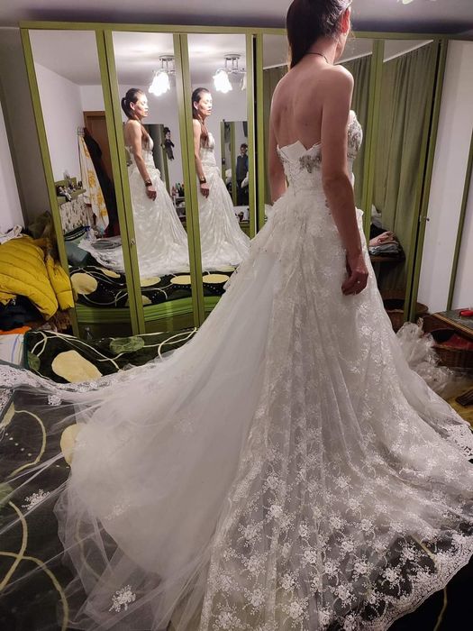 Rochie de mireasa superbă