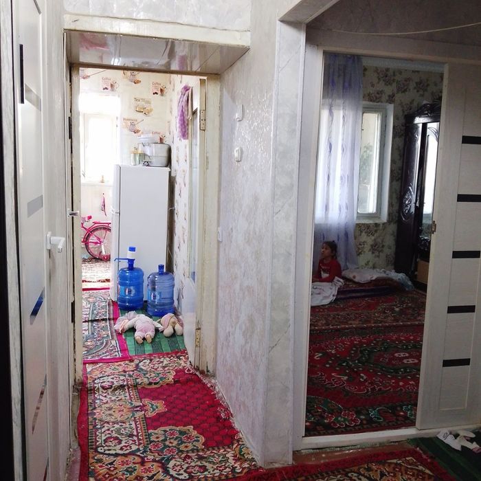 Срочна 2 хонали уй сотилади