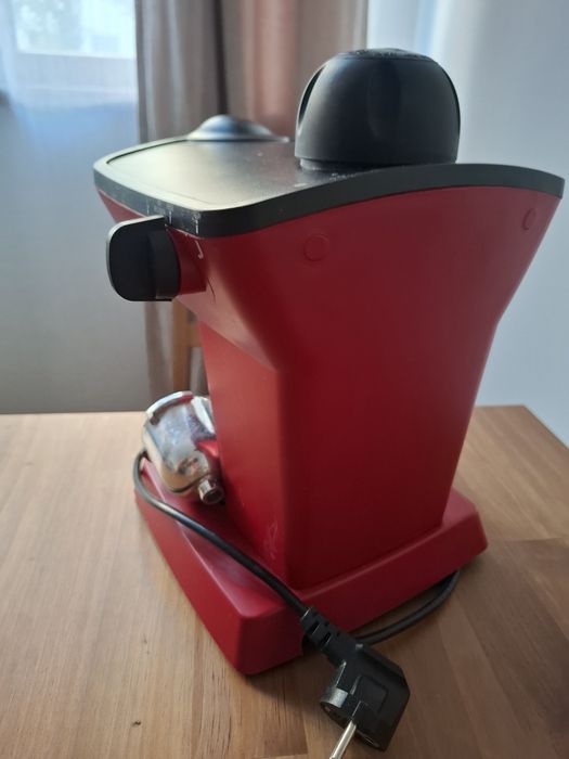 Espressor manual Heinner HEM-200RD, 800W, 3.5 bar, filtru inox, 250 ml