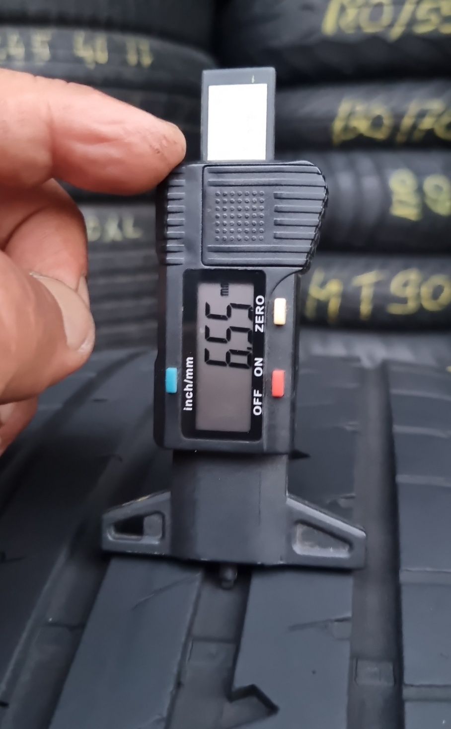 2 Anvelope Vară Good 225 40 R19 RUN-FLAT Impecabile.