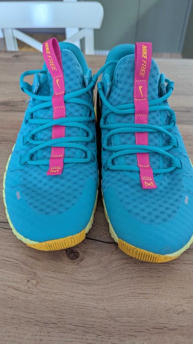 Adidasi Nike Free Metcon 5 - Dusty Cactus/Fierce Pink - 43