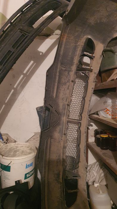 Продавам предна броня за Алфа Ромео