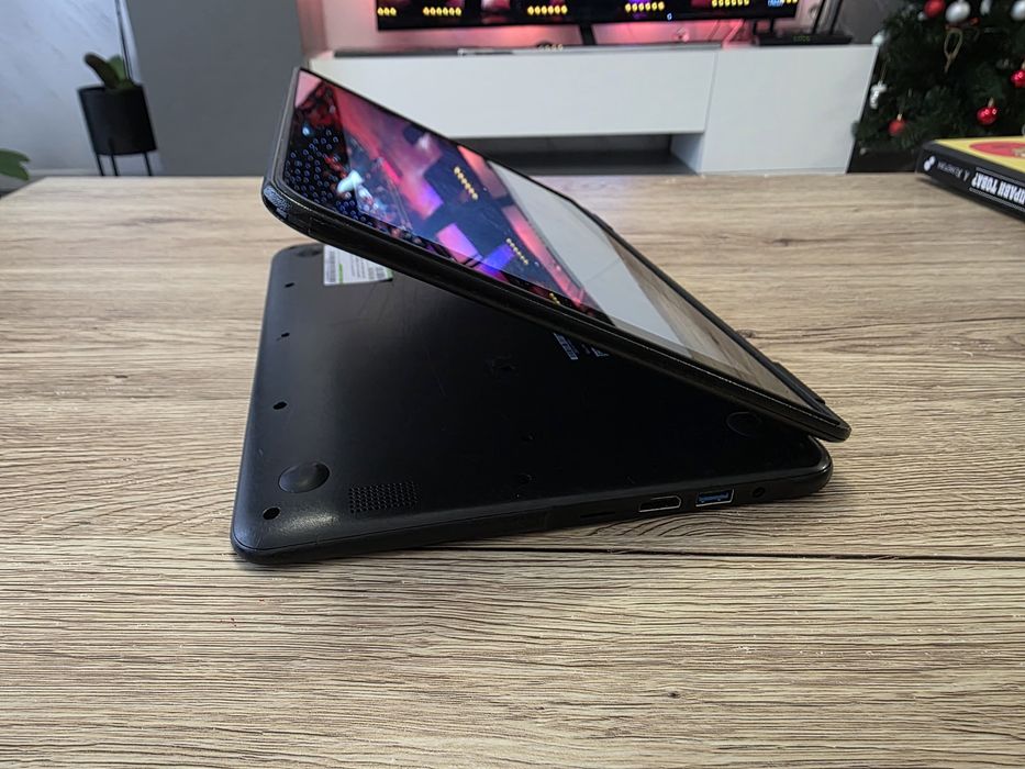 лаптоп Lenovo Winbook 300e с ТЪЧ