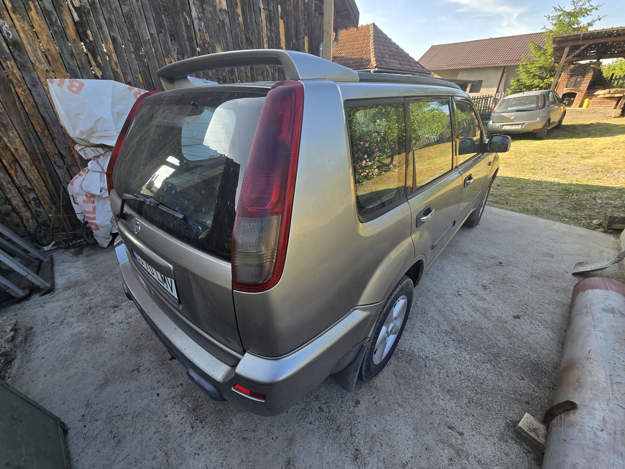 Vand Nissan X-trail 2004