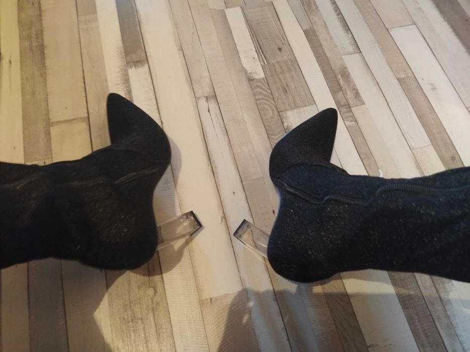 Нови високи ботуши с прозрачен ток на марката Stillo