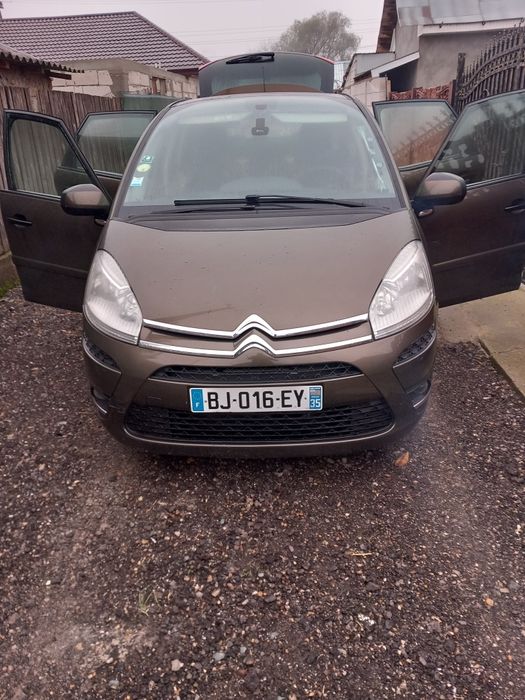 Vând Citroen C4 picasso an 2011