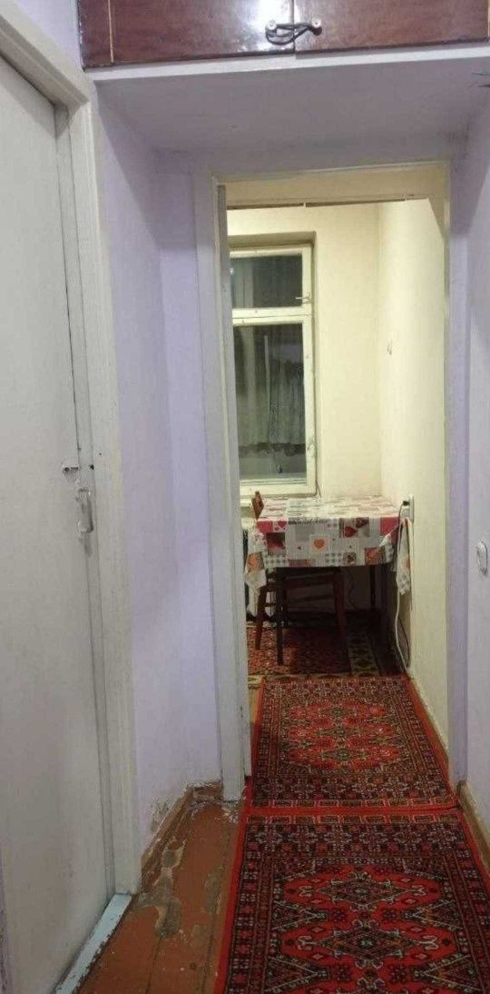 Yunusabad 4 kvartal 1 xona 4 etaj (43²) sotiladi gishtli dom
