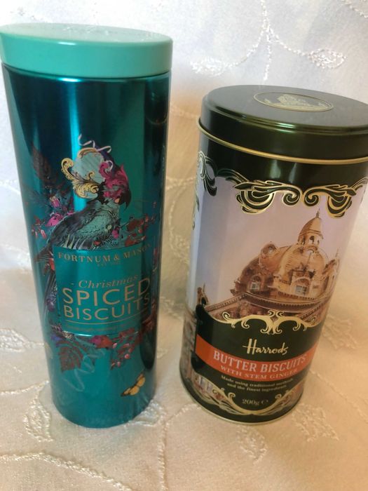 Метални кутии за бисквити Harrods и Fortnum & Mason, нови, празни