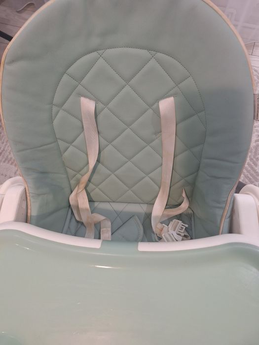 Scaun de masa pentru bebeluși