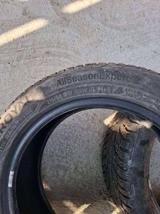 Vand 2 cauciucuri 215/55/R17