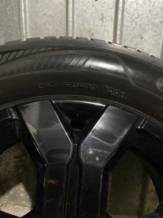 Anvelope Goodyear Vector 215/60/17 - DOT Apr' 2024 - All Season