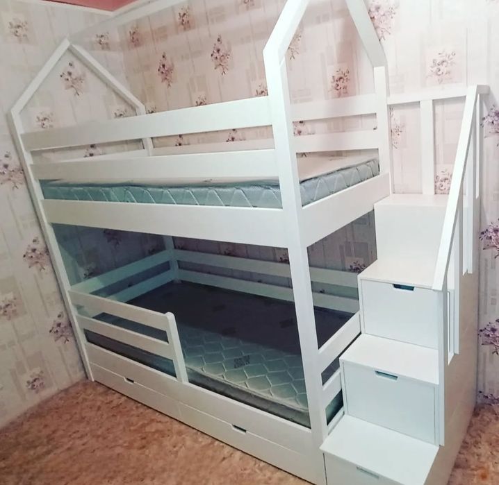 Продам двухъярусную кровать